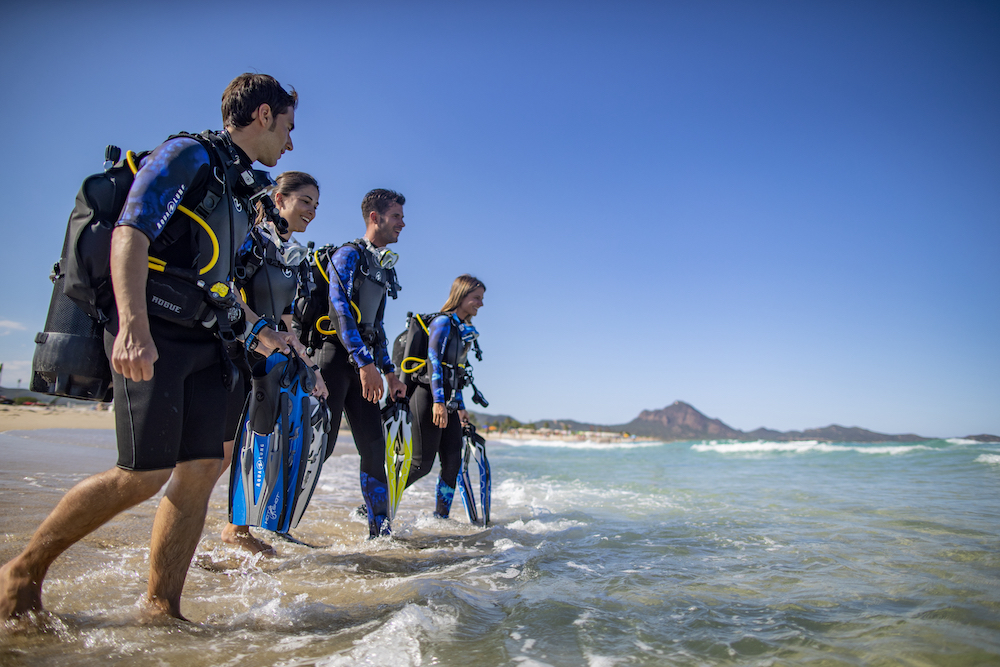 Aqualung diving equipment